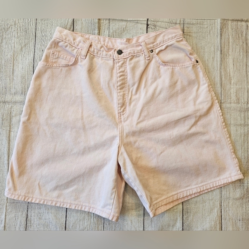 Vintage 80's Levi's Native Pale Pink Hi-Rise Denim Jean Shorts 8 Inch Rare Find! - Picture 2 of 9